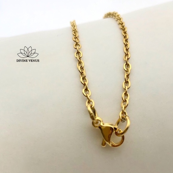 Freshwater Shell Hamsa Necklace | Stainless Steel - Picture 9 of 10